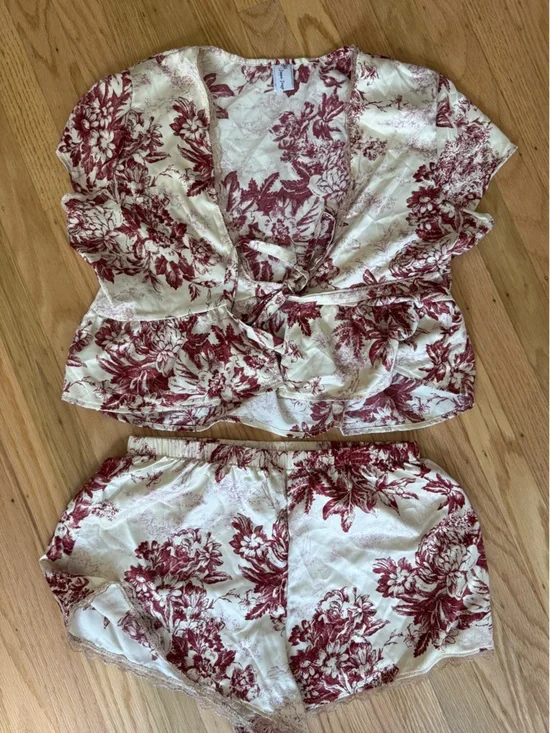 Three Piece Lounge Set - Picture 1 of 7